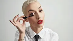 The Power of a Duo: How to Mix Mascaras for the Perfect Lash Shape