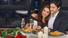 Does Where You Meet Affect Relationship Happiness? A Study by Psychologists